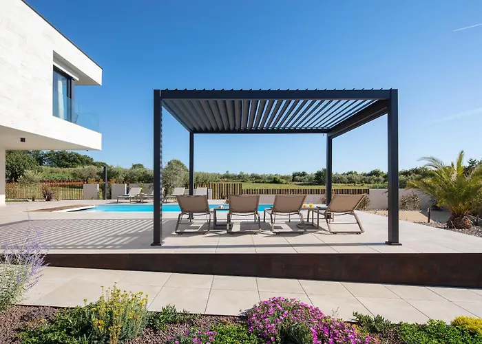 Βίλα Brand New S58 With Heated Pool Πόρετς