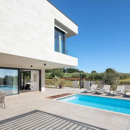 Villa Brand New S58 With Heated Pool