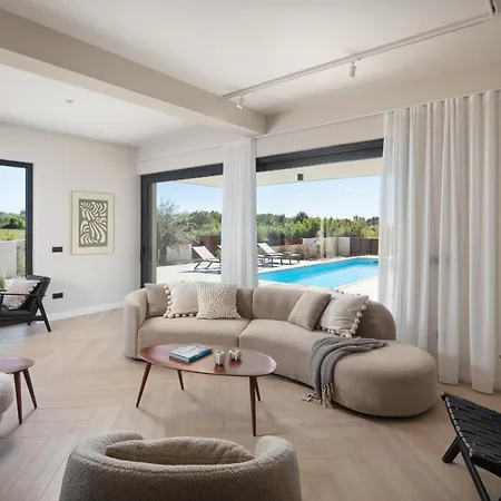 Villa Brand New S58 With Heated Pool Porec