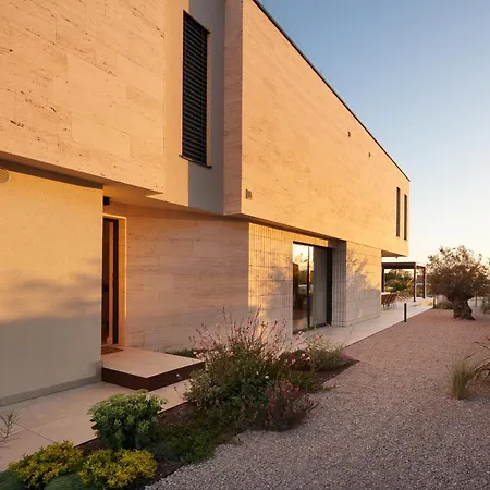 Вилла Brand New S58 With Heated Pool