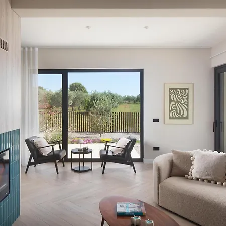 Brand New S58 With Heated Pool Вилла Пореч